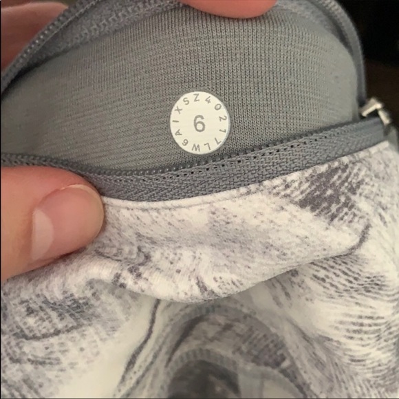 Lululemon Pace Perfect  17”  size 6 Luxtreme brushed grey & excellent condition - Picture 7 of 16